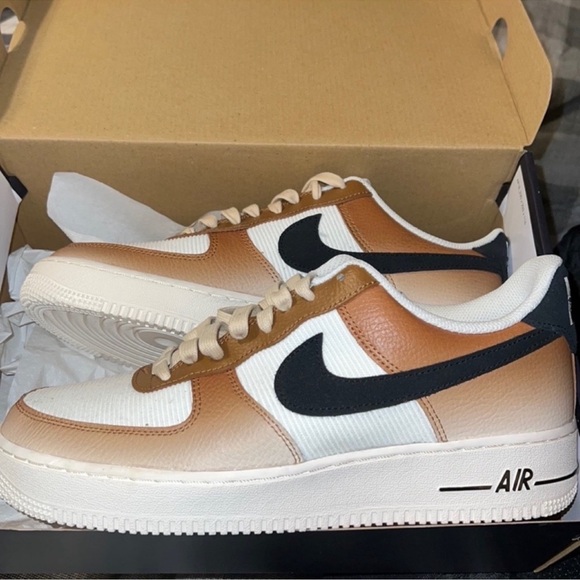 NEVER WORN! Nike Air Force 1 Low '07
Ale Brown Sanddrift - Picture 2 of 6